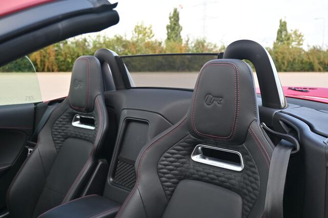 Jaguar F-TYPE P575 AWD R