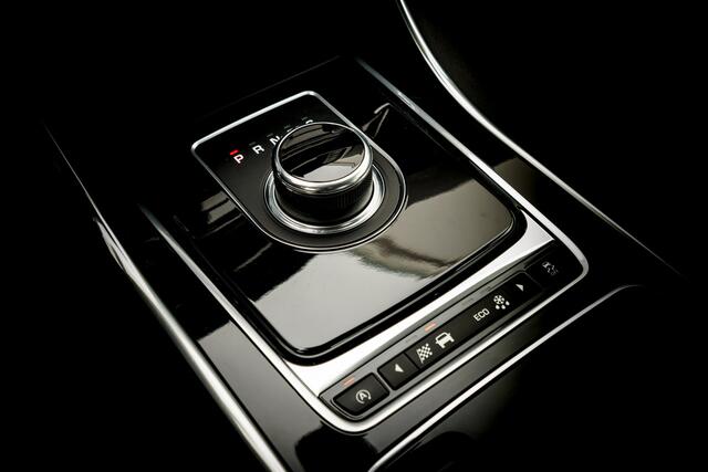 Jaguar XE 2.0 D Automaat Prestige I Leder I Meridian Audio I Navi I Camera