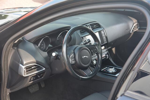 Jaguar XE 2.0 Prestige | Navigatie | Camera | Cruise-control | NL auto!! |