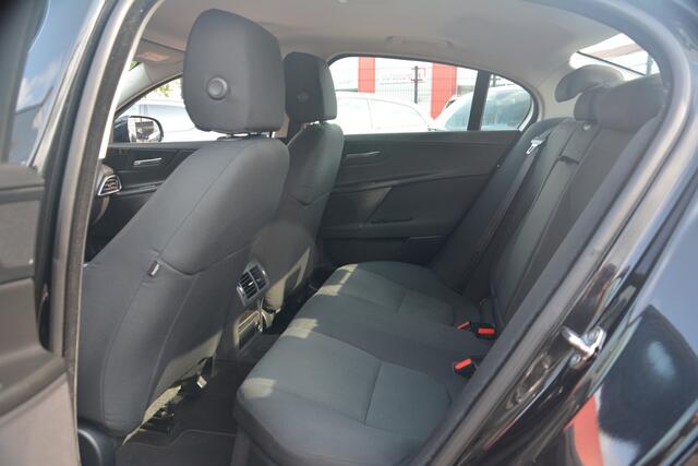 Jaguar XE 2.0 Prestige | Navigatie | Camera | Cruise-control | NL auto!! |