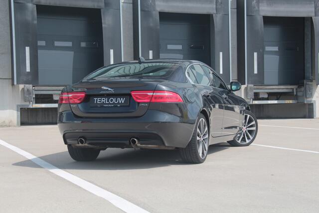 Jaguar XE 2.0 Portfolio