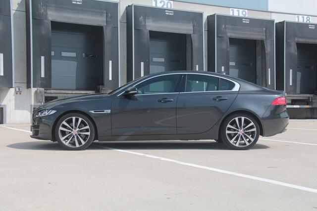 Jaguar XE 2.0 Portfolio