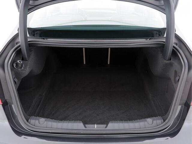 Jaguar XF 2.0D Portfolio Premium-Business-Pack Aut *WINDSOR-FULL-LEATHER | BI-XENON | NAVI-FULLMAP | MERIDIAN-SURROUND | SHIFT-PADDLES | LANE-ASSIST | CRUISE | CAMERA | COMFORT-SEATS | 17"ALU*