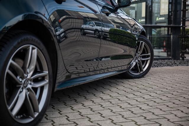 Jaguar XF 3.0 Portfolio , Panoramadak, Trekhaak, Meridian, HUD, Vol!