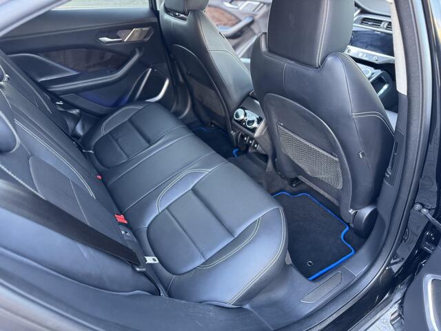 Jaguar i-Pace EV400 First Edition HSE 90 kWh | Nieuwe Accucellen | Luchtvering | 22'' | Panorama | Stoelventilatie | HUD