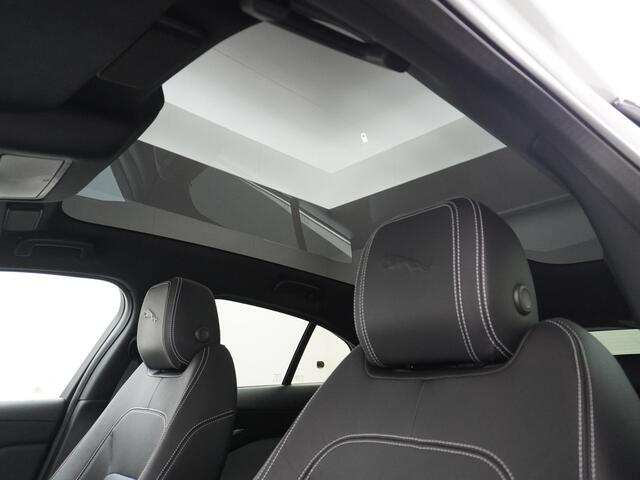 Jaguar i-Pace EV400 PK HSE Luchtvering Pano-Dak Matrix LED ¤ 101K-nieuw! Lmv 22" Stoel- Leer+Elektr+Geheugen Apple Carplay Camera DAB Voicecommand Connected Apps WiFi-vb. Voorverwarming 90kWh AWD Meridian(TM) Surround 825Watt Dual-Ecc achter ! Driver-Assistance-Pack AE