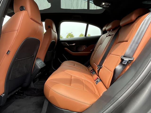 Jaguar i-Pace EV400 SE AWd 90kWh - 3-FASE LADEN | Draadloos Apple CarPlay - Android Auto | Geklimatiseerde voorstoelen | Tan interieur |