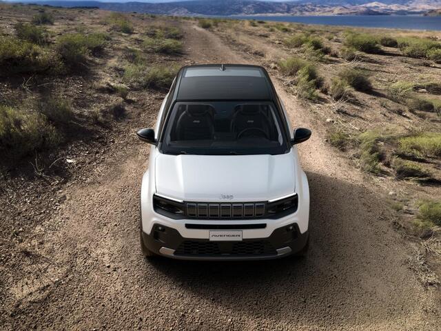 Jeep Avenger Summit 54 kWh | Schuif/Kanteldak | Leder&Winter Pack | Warmtepomp | Info&Convenience Pack