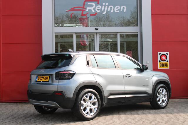 Jeep Avenger ALTITUDE 156PK 54 kWh | 3-FASE | ELEKTRISCH BEDIENBARE ACHTERKLEP | ACHTERUITRIJ CAMERA | NAVIGATIE | DRAADLOZE APPLE CARPLAY/ANDROID AUTO | ALL SEASON BANDEN | LICHTMETALEN VELGEN 17" | ADAPTIVE CRUISE CONTROL | DAB+ RADIO | DRAADLOZE TELEFOONLADER | KEY