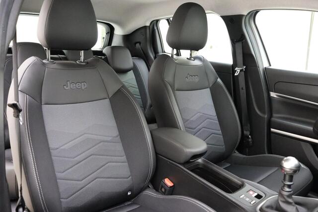 Jeep Avenger 1.2 Altitude 100 PK | Navigatie | Climate control | Camera | Parkeersensoren | Keyless | Lichtmetalen velgen | Parkeersensoren