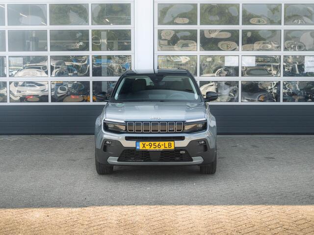 Jeep Avenger 1st Edition 54 kWh | Clima | Cruise | Adapt. Camera | Apple Carplay | BSM | 18" | Keyless | Winter Pack