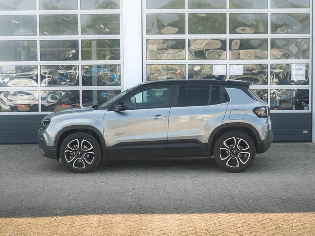 Jeep Avenger 1st Edition 54 kWh | Clima | Cruise | Adapt. Camera | Apple Carplay | BSM | 18" | Keyless | Winter Pack