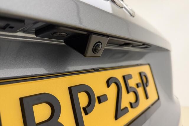 Jeep Avenger 1.2 e-Hybrid Summit | Panoramadak | Adaptive Cruise Control | JBL Audio | Stoelverwarming | Trekhaak | Climate Control | Navigatie | Elektrische achterklep