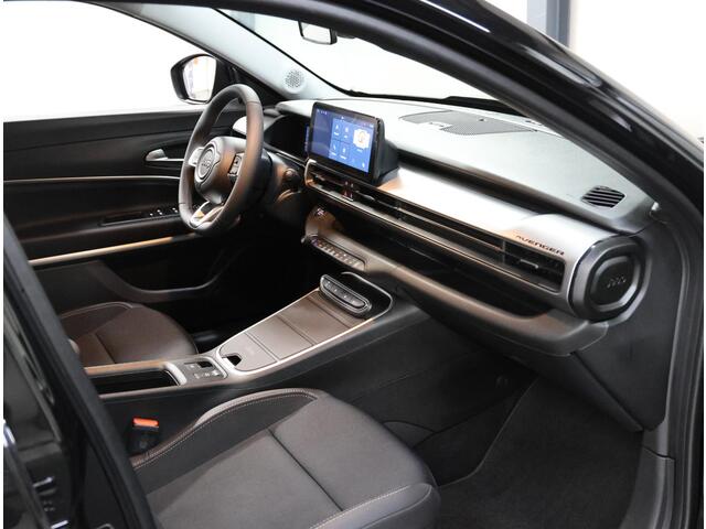 Jeep Avenger Altitude 54 kWh 156PK | 1ste eigenaar | ACCURAPPORT | AppleCarPlay/AndroidAuto | Climate Control | Adaptive Cruise Control | Camera | FULL LED | Navigatie | LMV | Parkeersensoren | Isofix |