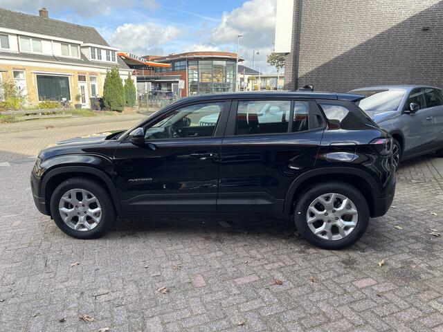 Jeep Avenger 1.2 Altitude Navi/Camera/Stoel en voorruit verwarming.