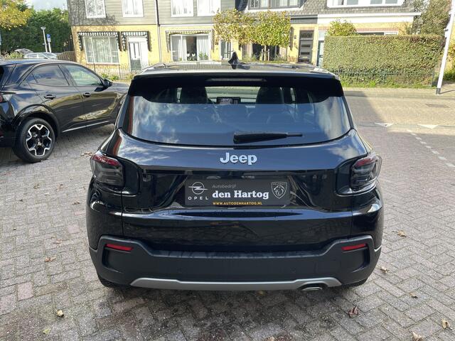 Jeep Avenger 1.2 Altitude Navi/Camera/Stoel en voorruit verwarming.