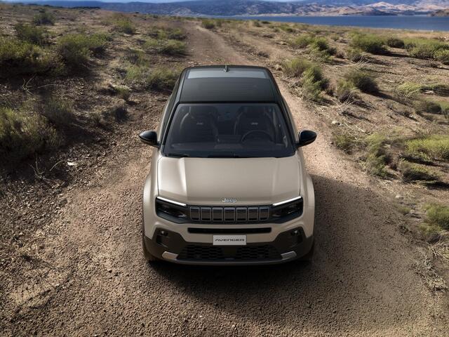 Jeep Avenger Summit 54 kWh | 17% Bijtelling | Schuif/Kanteldak | Leder&Winter Pack | infotainment&Convenience Pack | Warmtepomp