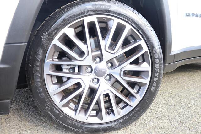 Jeep COMPASS 4xe 190 Plug-in Hybrid Electric Limited Lease Ed. 360-CAMERA CARPLAY PANO DAB HALFLEER 19"LMV ELEK.LAADKLEP 4WD NAVI GSM-LADER CRUISE CLIMA