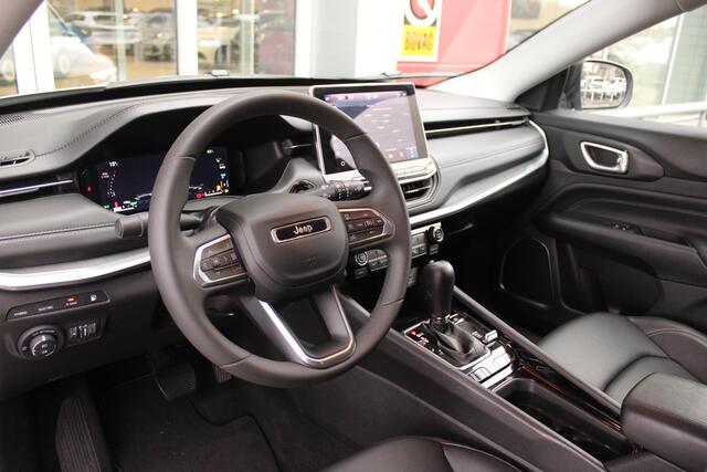 Jeep COMPASS 4xe 240PK Plug-in Hybrid S | NAVIGATIE 10,25 "TOUCHSCREEN | APPLE CARPLAY/ANDROID AUTO | ACHTERUITRIJ CAMERA | DAB+ RADIO | CLIMATE CONTROL | 19"GLOSS BLACK LICHTMETALEN VELGEN | ADAPTIVE / CRUISE CONTROL | DIGITAAL INSTRUMENTENPANEEL | LEDEREN BEKLEDING 