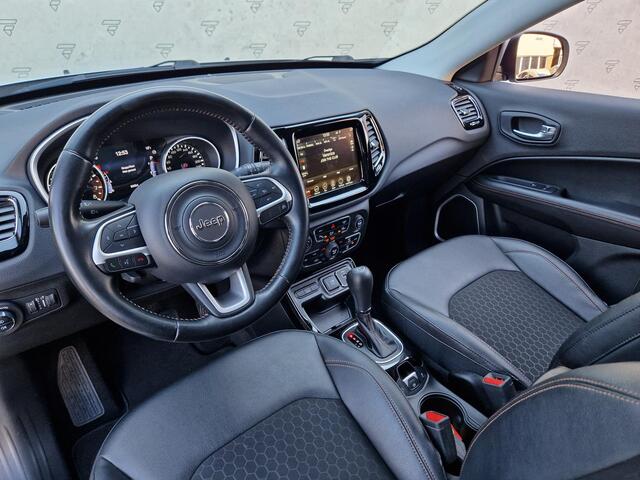 Jeep COMPASS 1.3T Limited Automaat | Trekhaak | BSD | DAB | Camera | Navi | Clima |