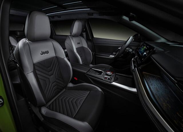 Jeep COMPASS First Edition 74 kWh NIEUWE MODEL! - NU TE BESTELLEN - 8 JAAR GARANTIE