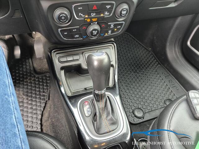 Jeep COMPASS 1.3T Limited, AUTOMAAT, camera, clima, cruise, trekhaak 1.750 kg, NL-dealerauto
