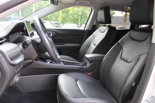 Jeep COMPASS 4xe 240 Plug-in Hybrid Electric S Adaptive CruiseControl | Elektrische stoelen | Stoelverwarming | All Season banden | Elektrische Achterklep | 4x4 | Navigatie | Parkeersensoren | Achteruitrijcamera