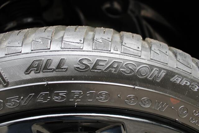 Jeep COMPASS 4xe 240 Plug-in Hybrid Electric S Adaptive CruiseControl | Elektrische stoelen | Stoelverwarming | All Season banden | Elektrische Achterklep | 4x4 | Navigatie | Parkeersensoren | Achteruitrijcamera