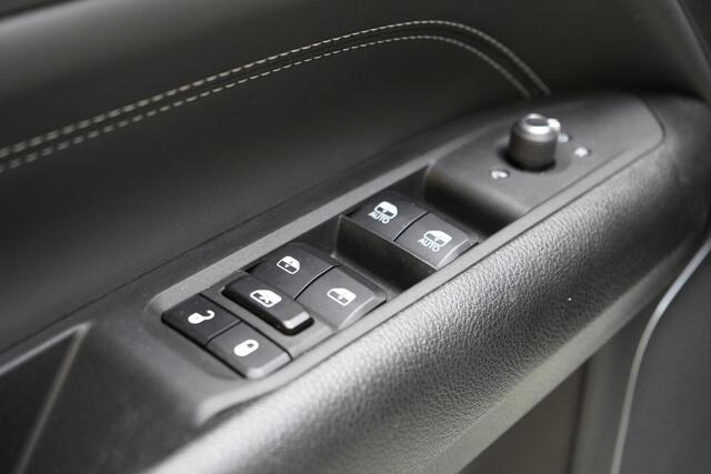 Jeep COMPASS 4xe 240 Plug-in Hybrid Electric S | Leder | Navigatie | Achteruitrijcamera | Stuurverwarming