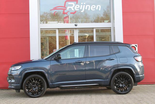 Jeep COMPASS 4xe 240PK Plug-in Hybrid ELECTRIC S | PANORAMSICH SCHUIF/KANTEL DAK | STOEL/STUUR VERWARMING | ALL SEASON BANDEN | 19" LICHTMETALEN VELGEN "GLOSSY BLACK" | ELEKTRISCH BEDIENBARE BESTUURDERSSTOEL | LEDEREN BEKLEDING | ADAPTIVE CRUISE CONTROL | NAVIGATIE | 