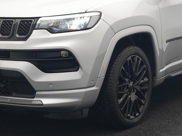 Jeep COMPASS 4xe 240 Electric S Plug In Hybrid 240pk PHEV | Adaptive Cruise | Camera | Lederen Sportstoelen Verwarmd | Apple Carplay | Stuur Verwarmd | Virtual | Keyless | Navigatie | DAB |