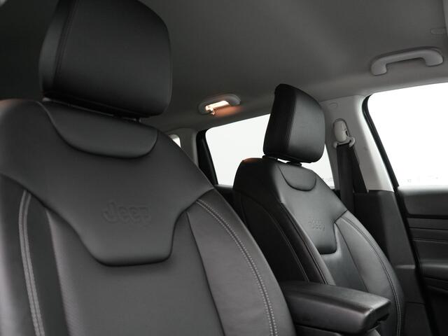 Jeep COMPASS 4xe 240 Electric S Plug In Hybrid 240pk Dealer O.H. PHEV | Adaptive Cruise | Camera | Lederen Sportstoelen & Stuur Verwarmd | Apple Carplay | Keyless | Navigatie | Virtual | DAB |