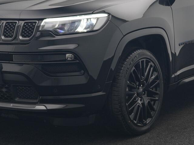 Jeep COMPASS 4xe 240 Electric S Plug In Hybrid 240pk Dealer O.H. PHEV | Adaptive Cruise | Camera | Lederen Sportstoelen & Stuur Verwarmd | Apple Carplay | Keyless | Navigatie | Virtual | DAB |