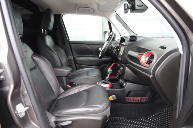 Jeep RENEGADE 2.0D 170PK | Aut. | 4WD | Grijs kenteken | Trailhawk | 71.000km..