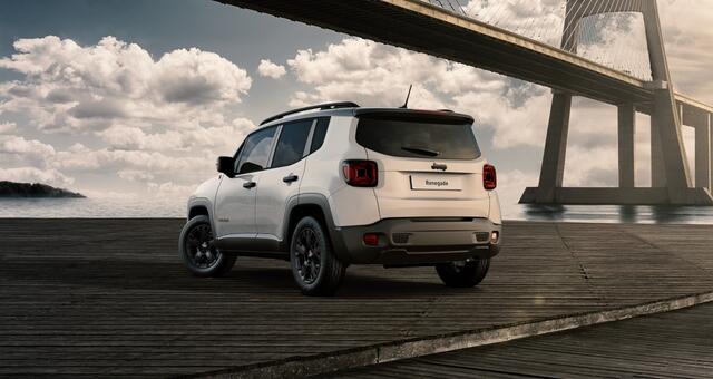 Jeep RENEGADE 1.5T e-Hybrid 130 PK North Star | Pano | Safety | Winter | 18"
