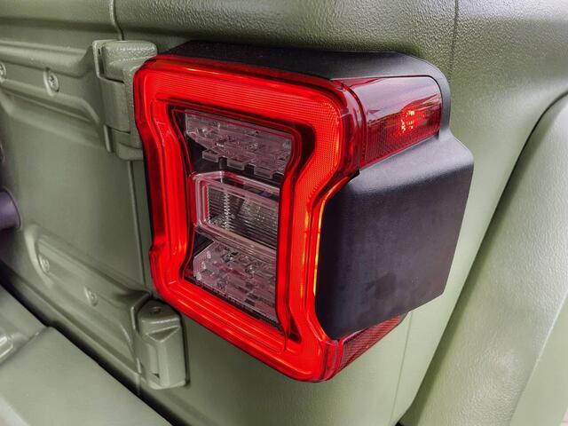 Jeep WRANGLER 2.0T Sterling Geel kenteken | Volleder | Alcantara Dash | Urban LM | Cabriodak | Sportuitlaat | Dikker dan een Brute!