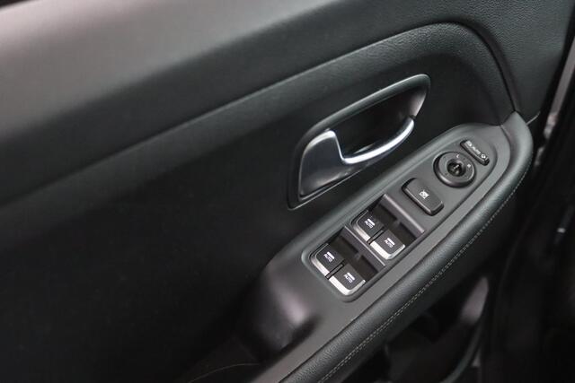 KIA CARENS 1.6 GDi DynamicLine 7-Persoons, Apple Carplay/Android auto, Navigatie, Achteruitrijcamera, Cruise Control