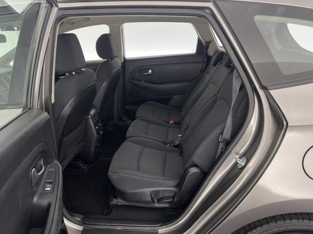 KIA CARENS 1.6 GDi First Edition [ 7-Pers. ] *NAVI-FULLMAP | COMFORT-SEATS | CAMERA | ECC | PDC | CRUISE | 17''ALU*