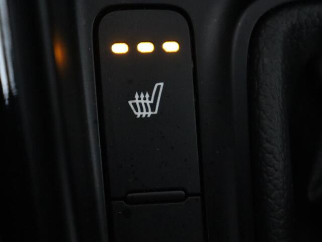 KIA CARENS 1.6 GDi ExecutiveLine 7-Persoons | 1e eigenaar | Panoramadak | Leder | Stoel & stuurverwarming | Carplay | Camera | Navigatie | Elektrische stoelen | Cruise control | Climate control