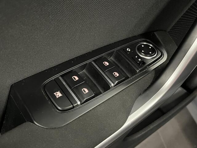 KIA CEE D Ceed Sportswagon 1.5 T-GDi DynamicLine , MET Trekhaak, Cruise Control, Apple Carplay, Android Auto, Climate Control, Achteruitrij Camera, Nieuw Geleverd!