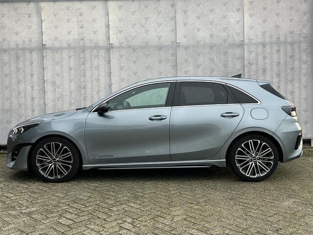 KIA CEE D Ceed 1.5 T-GDi GT-PlusLine Panoramadak | Camera | Navi | Stuur-/Stoelverwarming | Leder/Alcantara | 17" Velgen | Clima | Apple CarPlay/Android Auto | Key-Less | PDC | Cruise | LED |