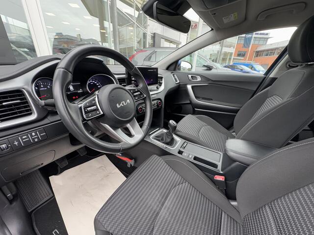 KIA CEE D Ceed Sportswagon 1.5 T-GDi DynamicLine | Unieke Kleur | Afneembare Trekhaak | Navigatie | Camera Achter | Sensoren | Enz...