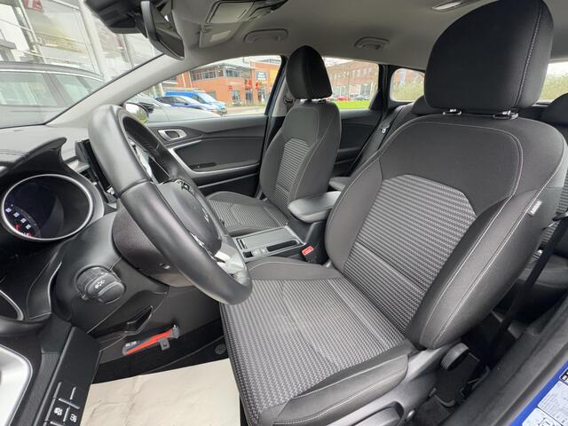 KIA CEE D Ceed Sportswagon 1.5 T-GDi DynamicLine | Unieke Kleur | Afneembare Trekhaak | Navigatie | Camera Achter | Sensoren | Enz...