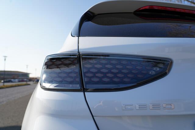 KIA CEE D Ceed 1.5 T-GDi GT-PlusLine Ruim ¤5300,- VOORDEEL!