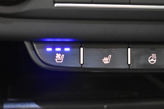 KIA CEE D Ceed Sportswagon 1.6 GDI PHEV ExecutiveLine Trekhaak El aKlep Panodak Leder Camera