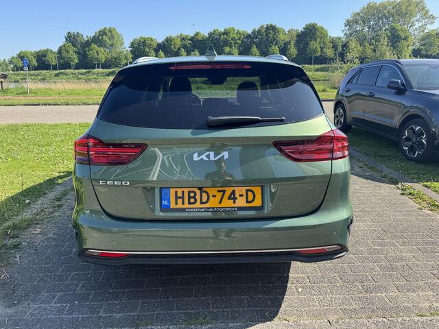 KIA CEE D Ceed Sportswagon 1.5 T-GDi DynamicPlusLine | Unieke Kleur | Dodehoeksensor | Digitale Tellers | Camera Achter | Enz...