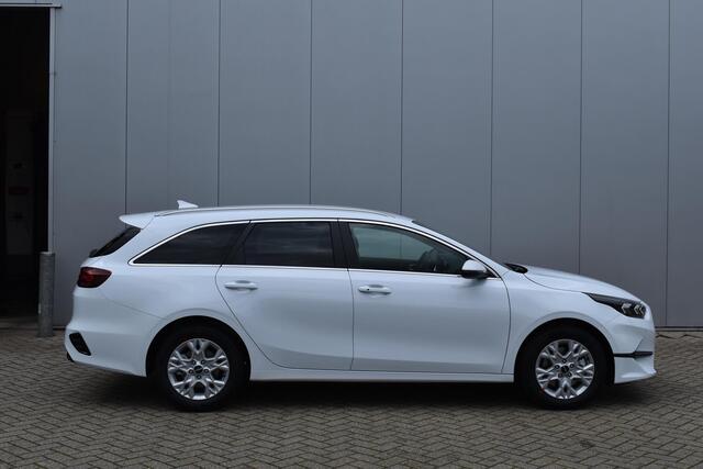 KIA CEE D Ceed SW PE 1.5 T-GDi MHEV DynamicPlusLine Automaat | Navigatie | Adaptieve cruise control | Elektrisch bedienbare achterklep