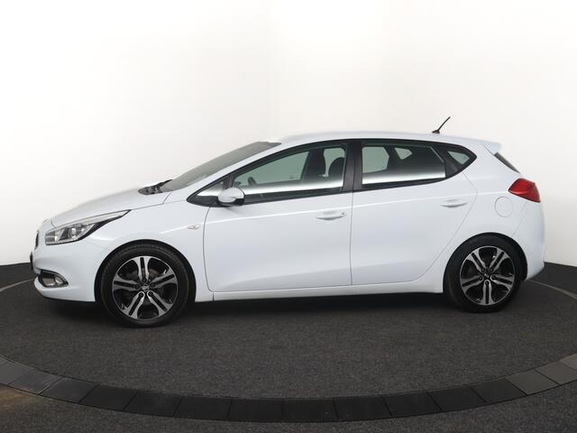 KIA CEE D cee'd 1.6 GDI ComfortLine | LED | Cruise | Camera | trekhaak |