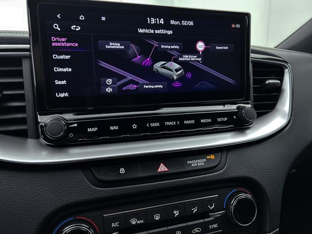 KIA CEE D Ceed Sportswagon 1.5 T-GDi GT-PlusLine 7-DCT Navigatie | Stoelverwarming | Stuurverwarming | Climate Control