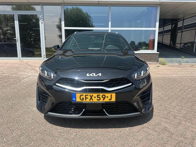 KIA CEE D Ceed Sportswagon 1.5 T-GDi GT-Line Pano | Nieuw Geleverd | Stoelverwarming